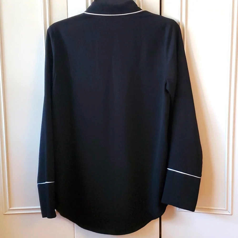 Black and White Blouse - Picture 2 of 2